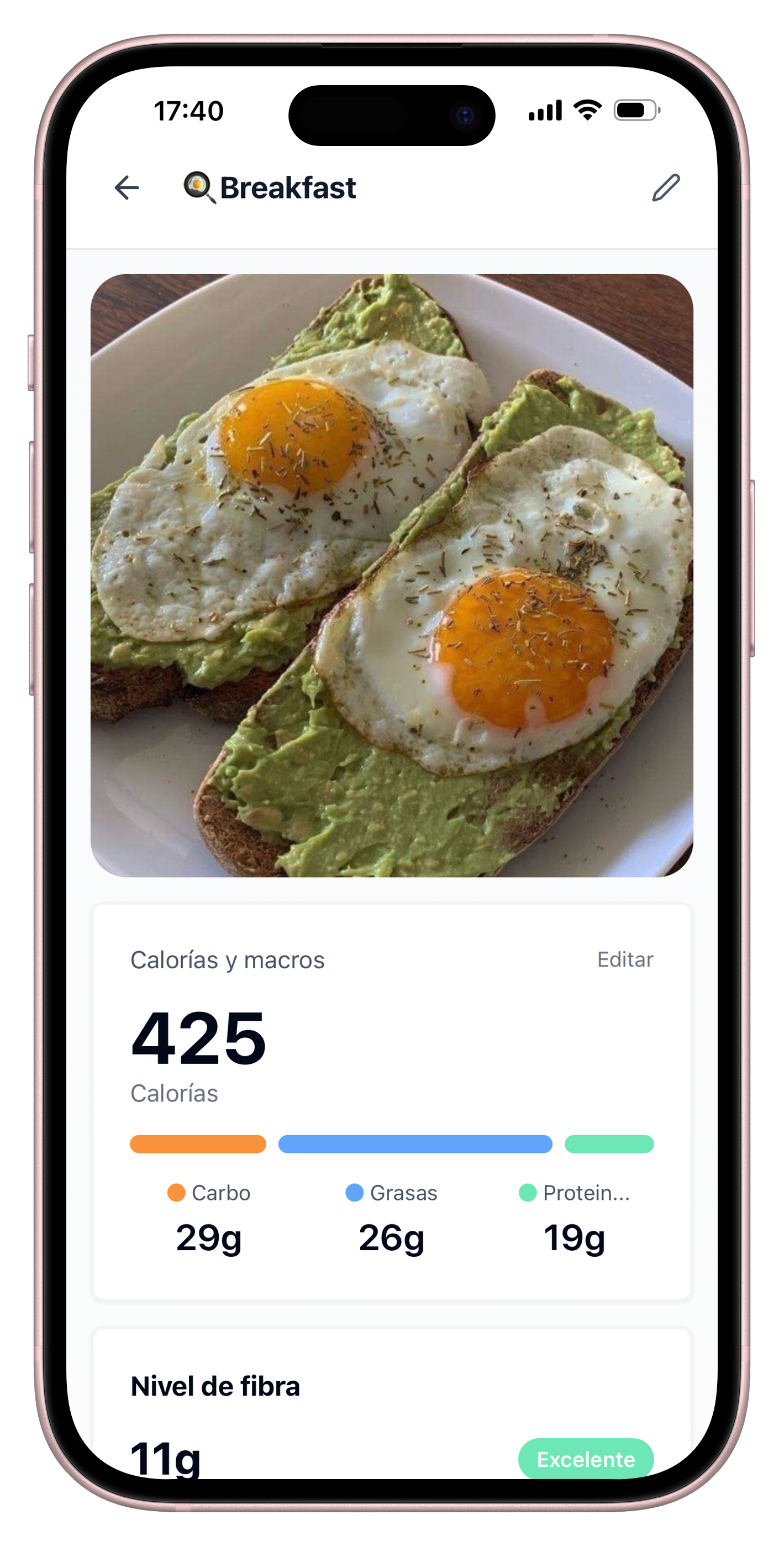 Pantalla de PonteFuerteAI contando calorias y proteinas
